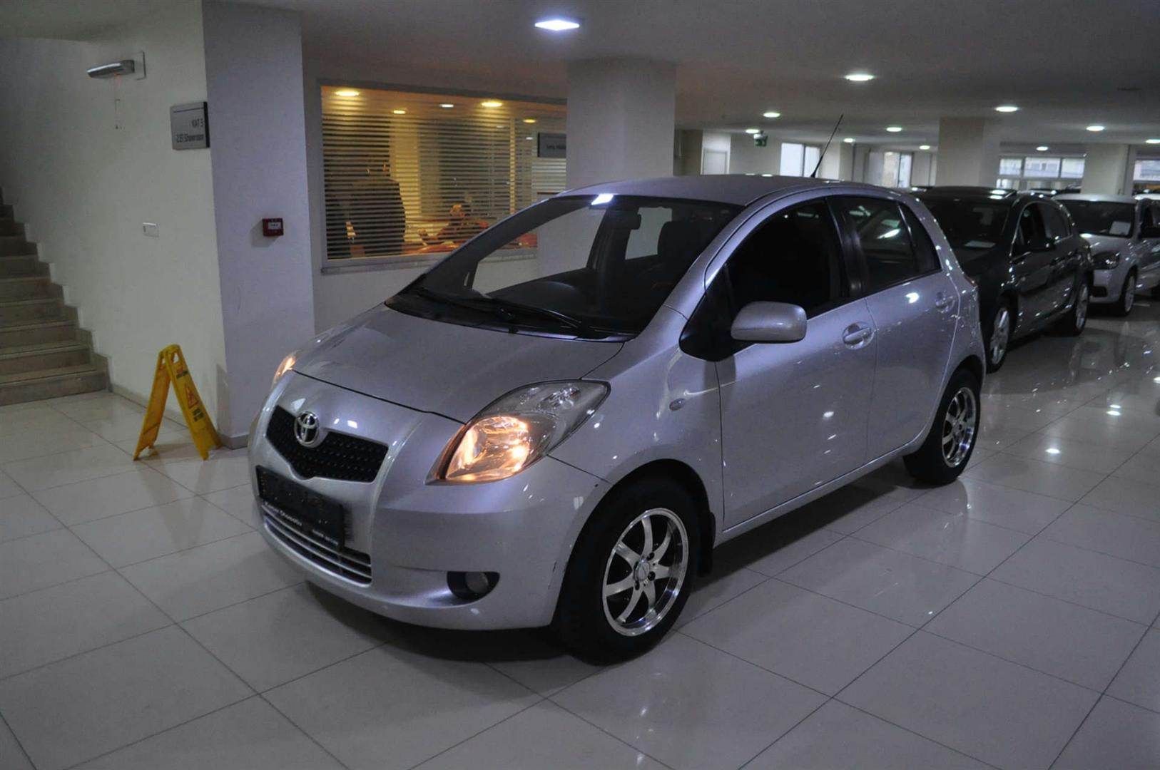 Toyota Yaris 2009 1 3