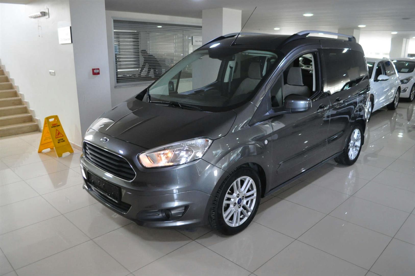Ford Tourneo Courier 2022